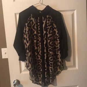 Women’s medium leopard print shirt